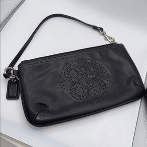 COACH AUDREY Vintage Op Art Black Patent Leather Wristlet Perforated C Logo 2010